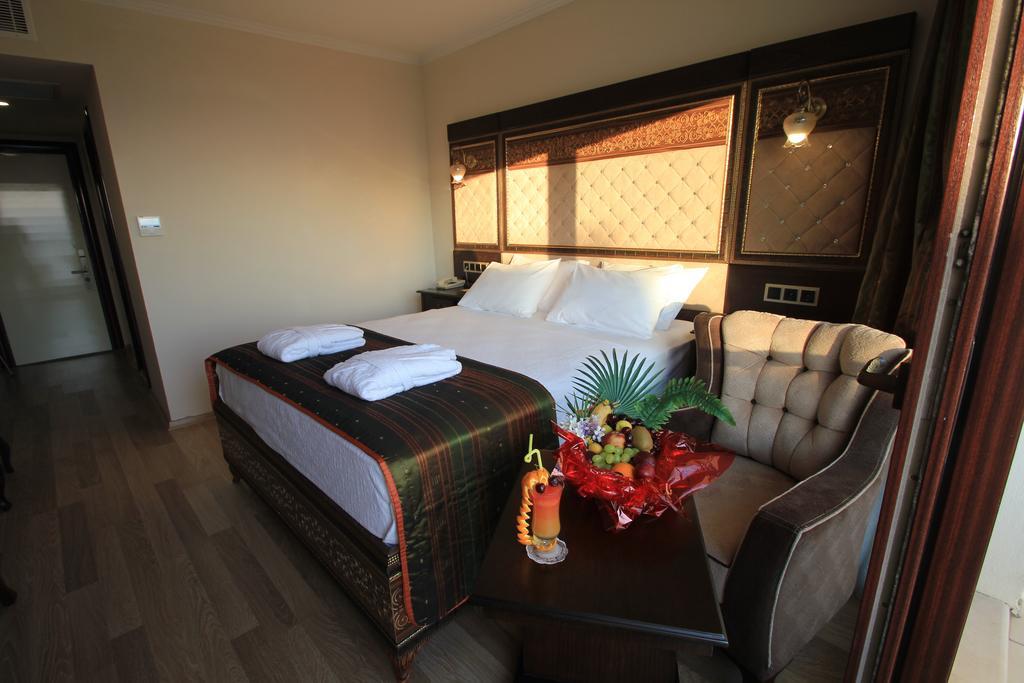 Royal Palace Kusadasi Hotel Szoba fotó