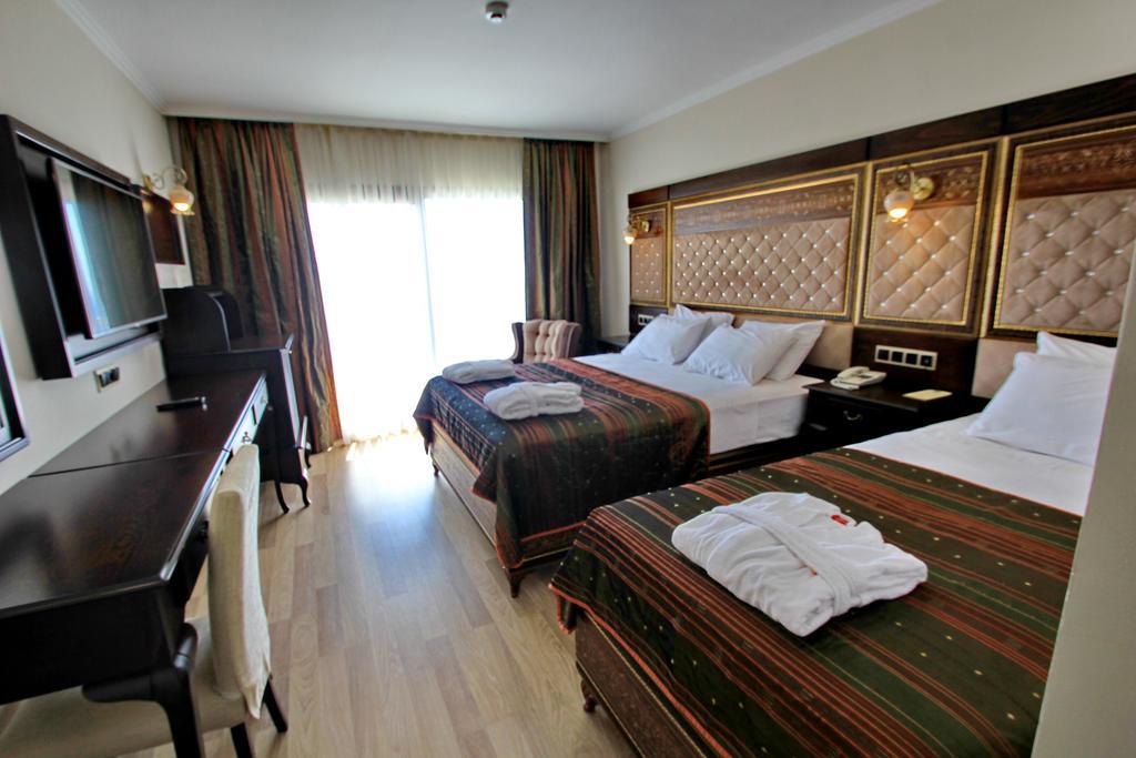 Royal Palace Kusadasi Hotel Szoba fotó